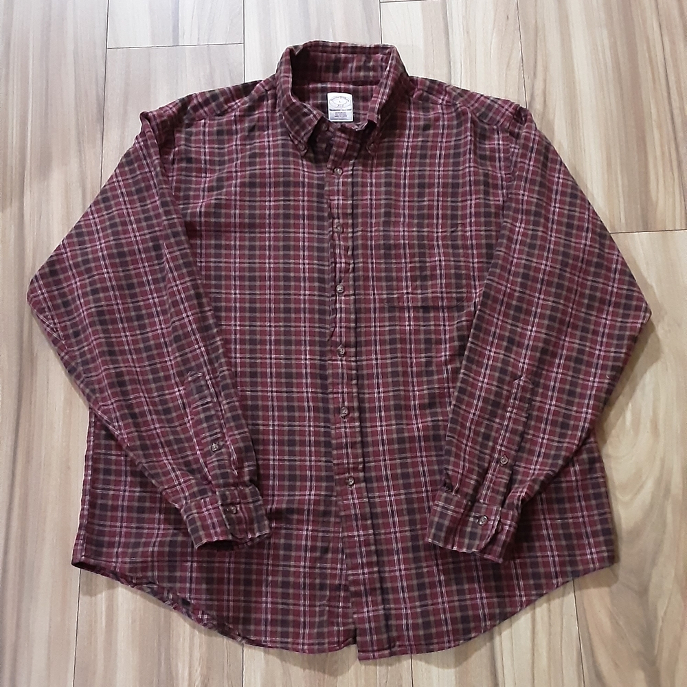 Brooks Brother Classic Plaid Men's Button Down Shirt